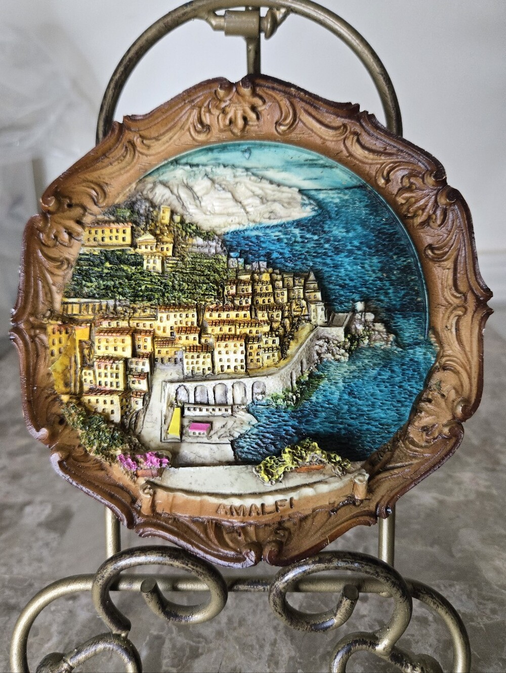 Vintage 3D Relief Amalfi Italy Decorative Souvenir Plate / Wall Plaque - 6"